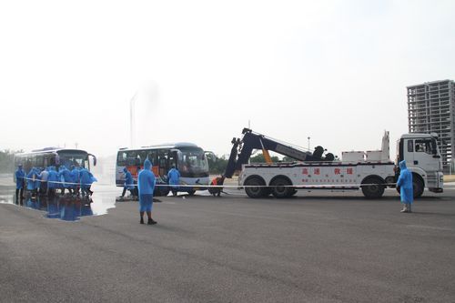 漯河市組織開(kāi)展2024年道路運(yùn)輸防汛專(zhuān)項(xiàng)應(yīng)急演練